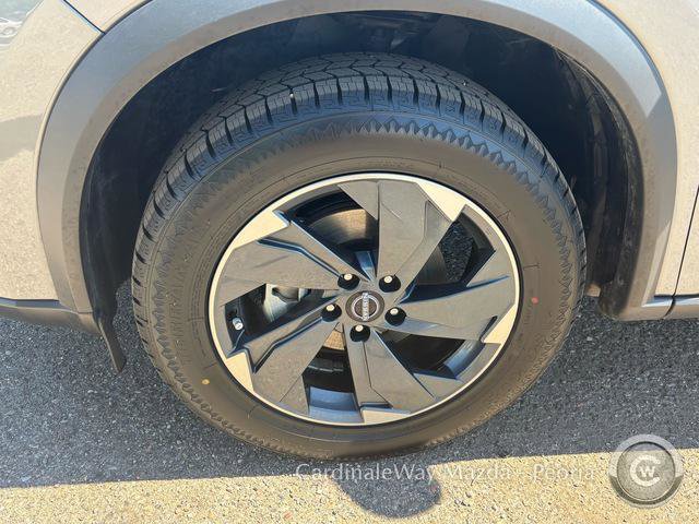 Used 2024 Nissan Rogue SV image 12