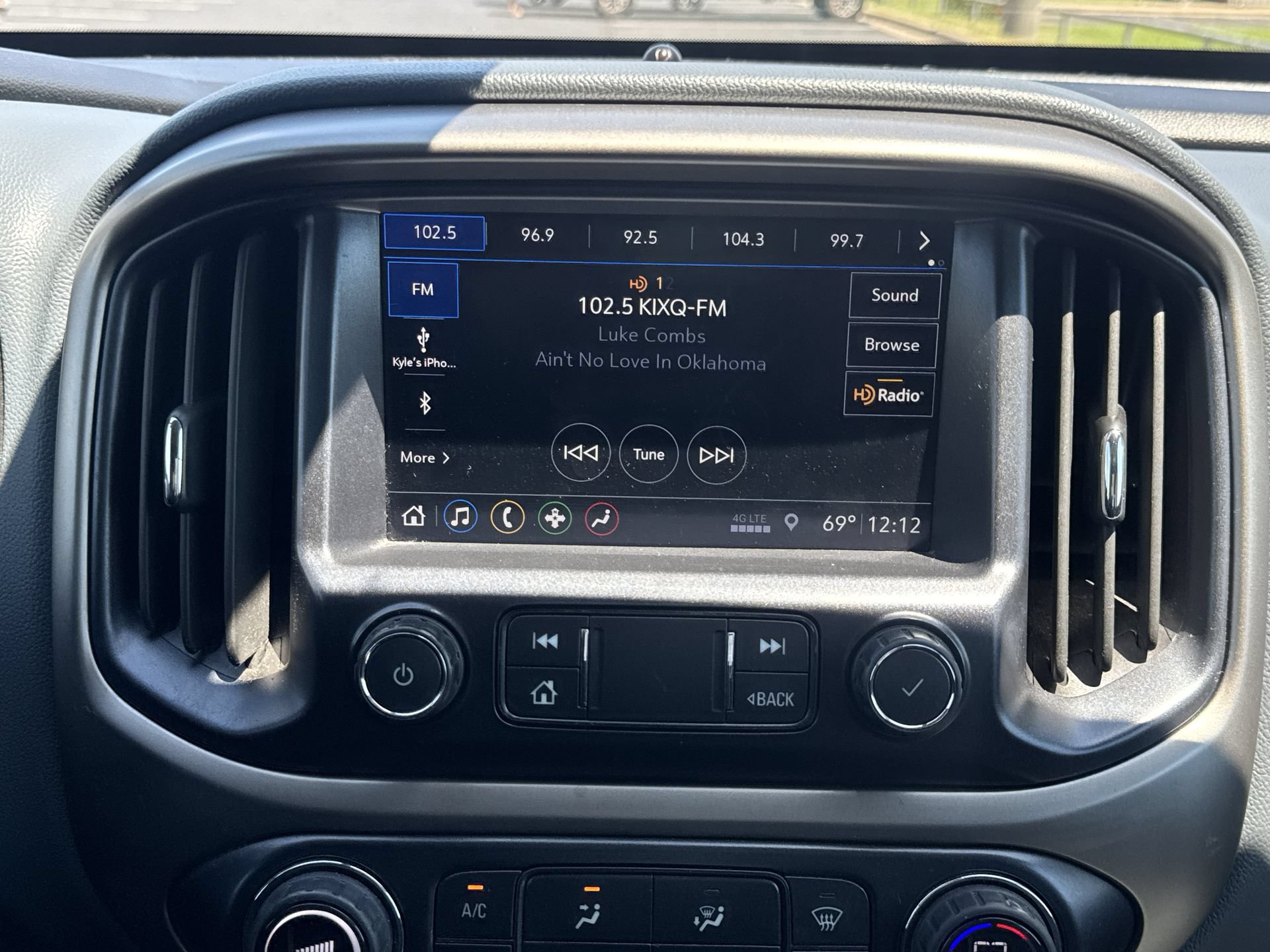 Used 2021 Chevrolet Colorado Z71 AWD/4WD image 16