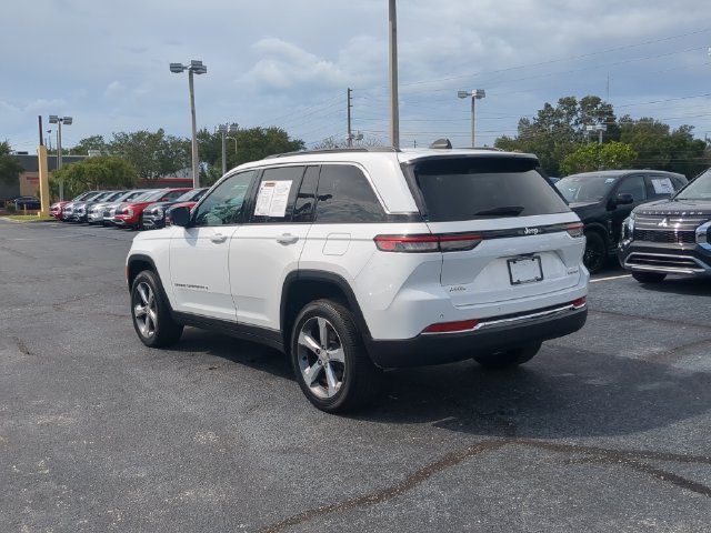 Used 2025 Jeep Grand Cherokee Limited RWD image 8