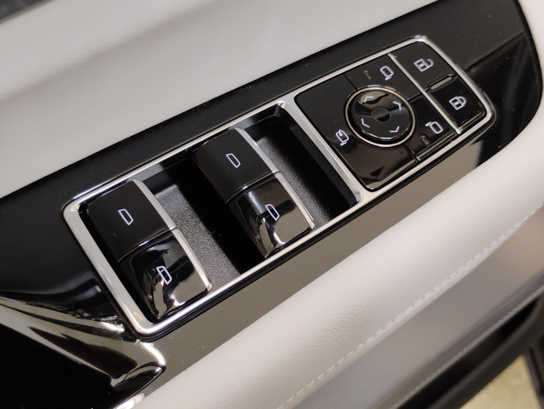 New 2026 Cadillac Vistiq Luxury image 35