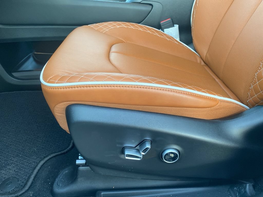 New 2026 Chrysler Pacifica Pinnacle AWD/4WD image 21