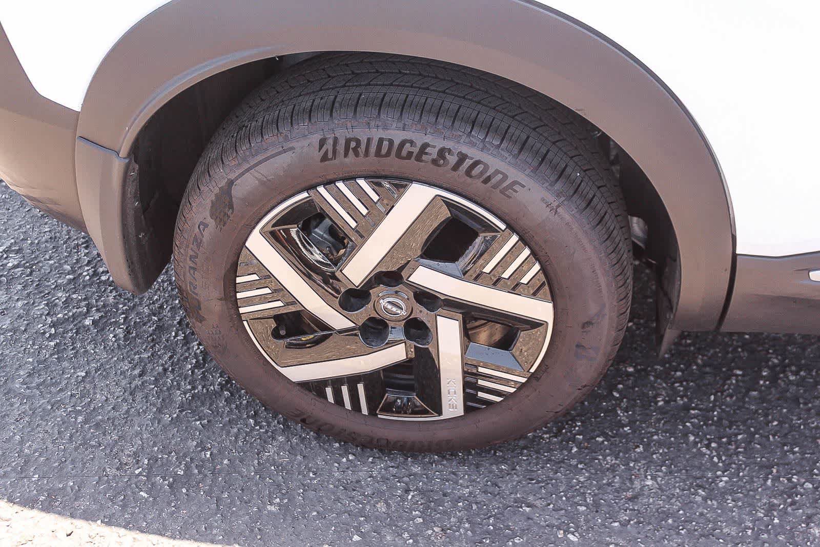 Used 2025 Nissan Kicks SV FWD image 11