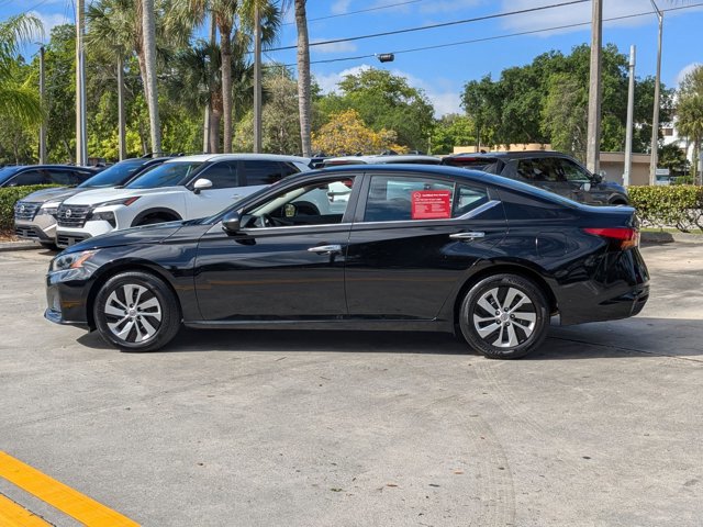 Certified 2025 Nissan Altima 2.5 S image 9