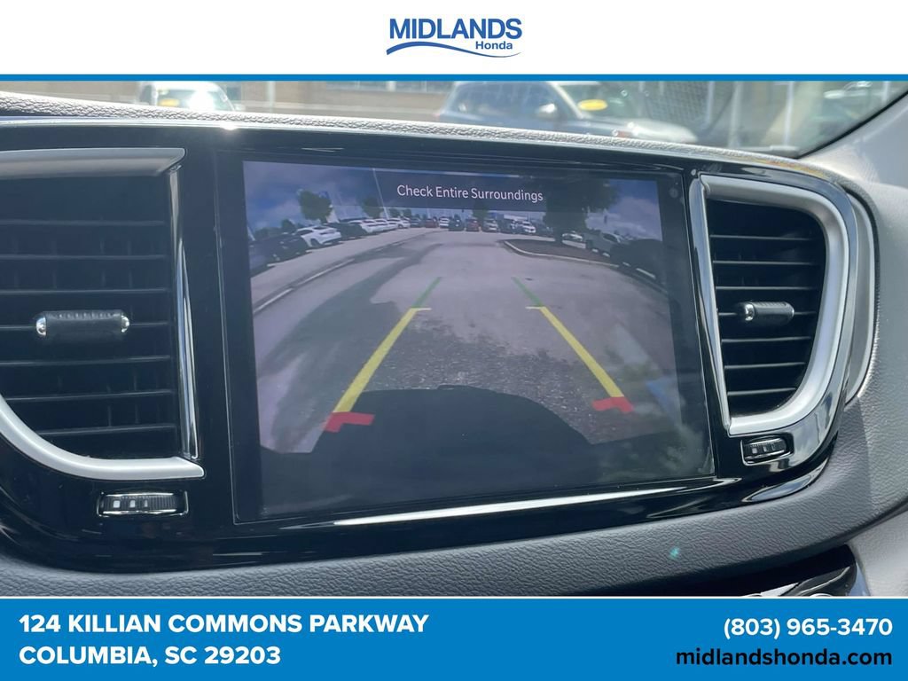 Used 2022 Chrysler Pacifica Touring-L FWD image 26