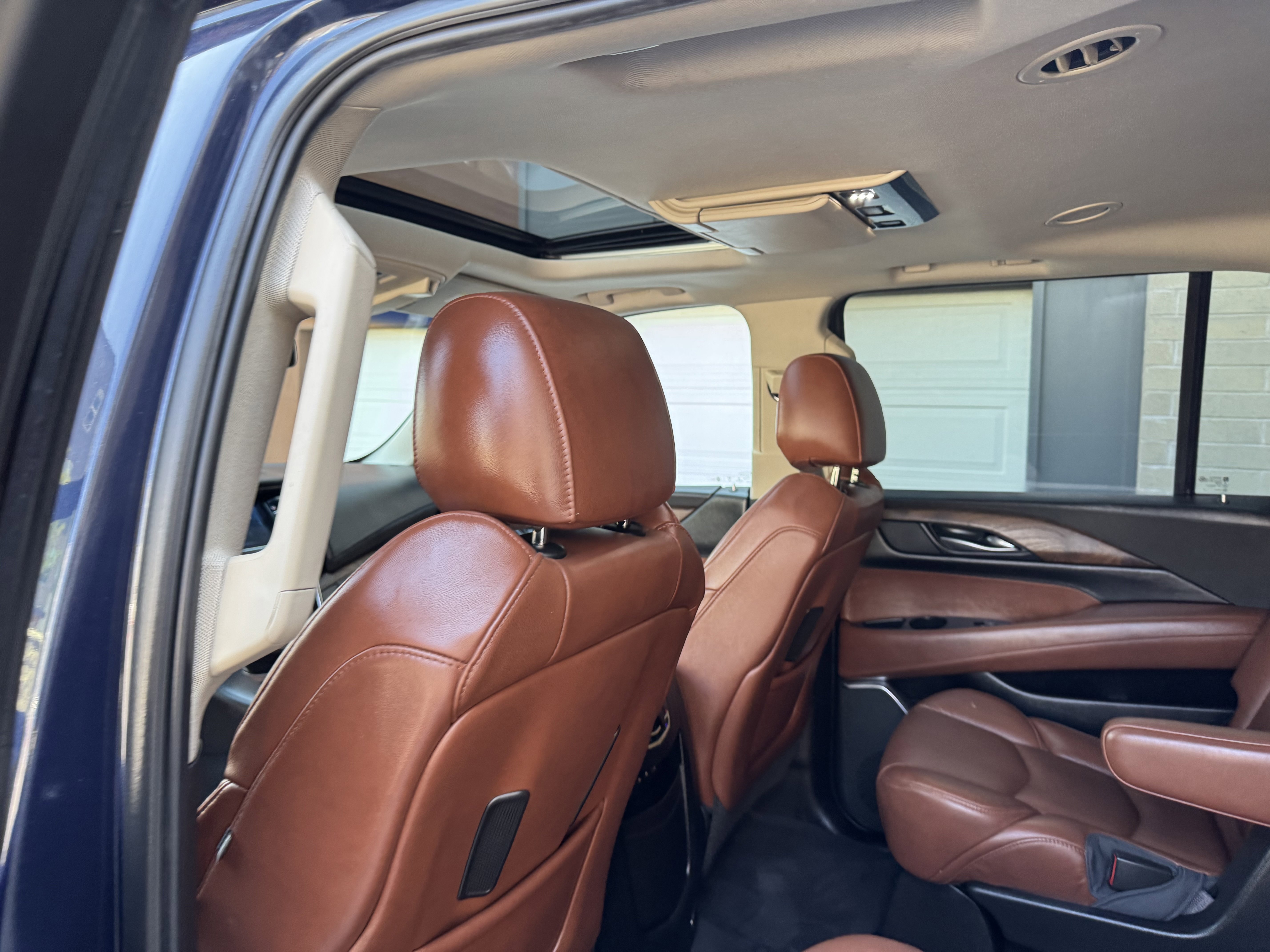 Used 2017 Cadillac Escalade ESV Luxury image 31