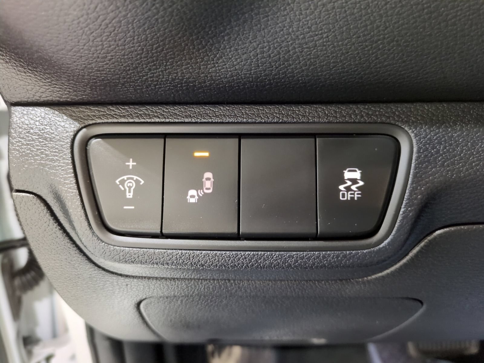Certified 2023 Kia Forte LXS w/ LXS Technology Package FWD image 17