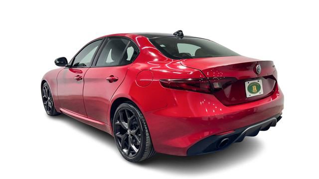 Used 2019 Alfa Romeo Giulia w/ Quick Order Package 22K Sport RWD image 4