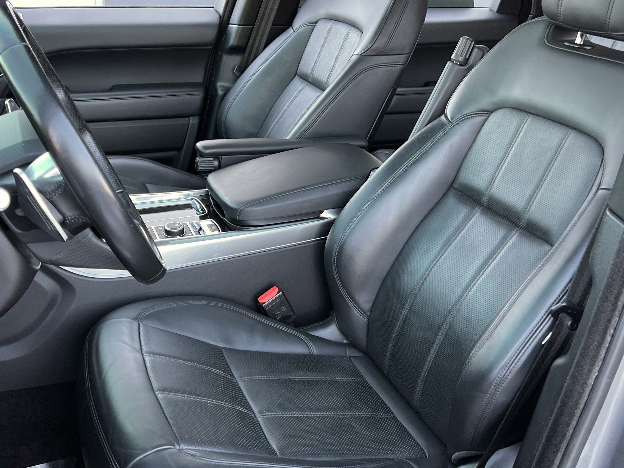 Used 2020 Land Rover Range Rover Sport HSE Dynamic image 4