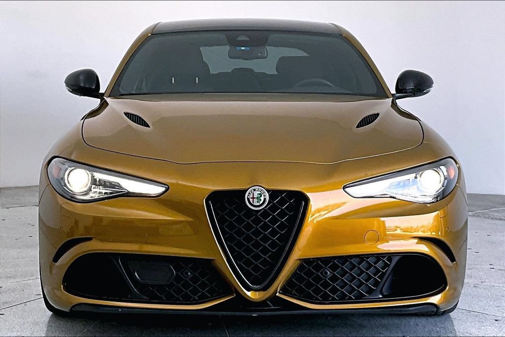 Used 2023 Alfa Romeo Giulia Quadrifoglio RWD image 3