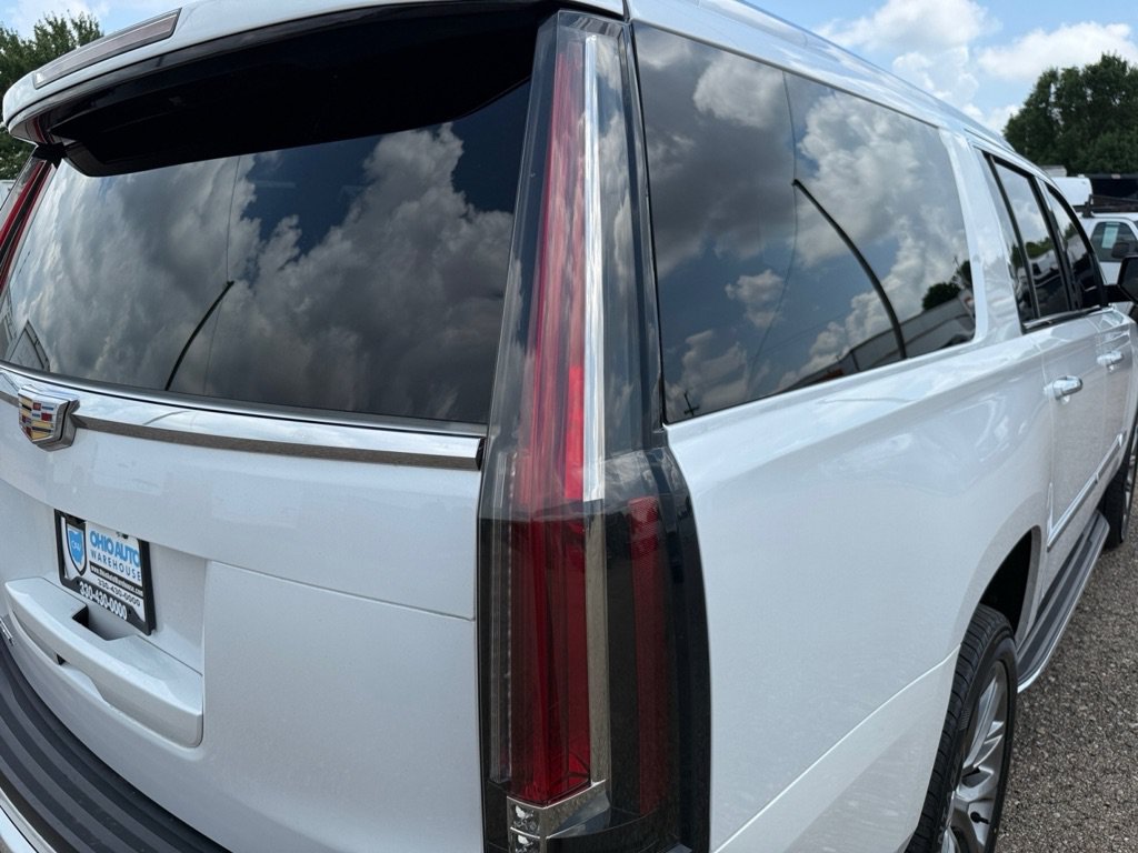 Used 2019 Cadillac Escalade ESV Luxury AWD/4WD image 42