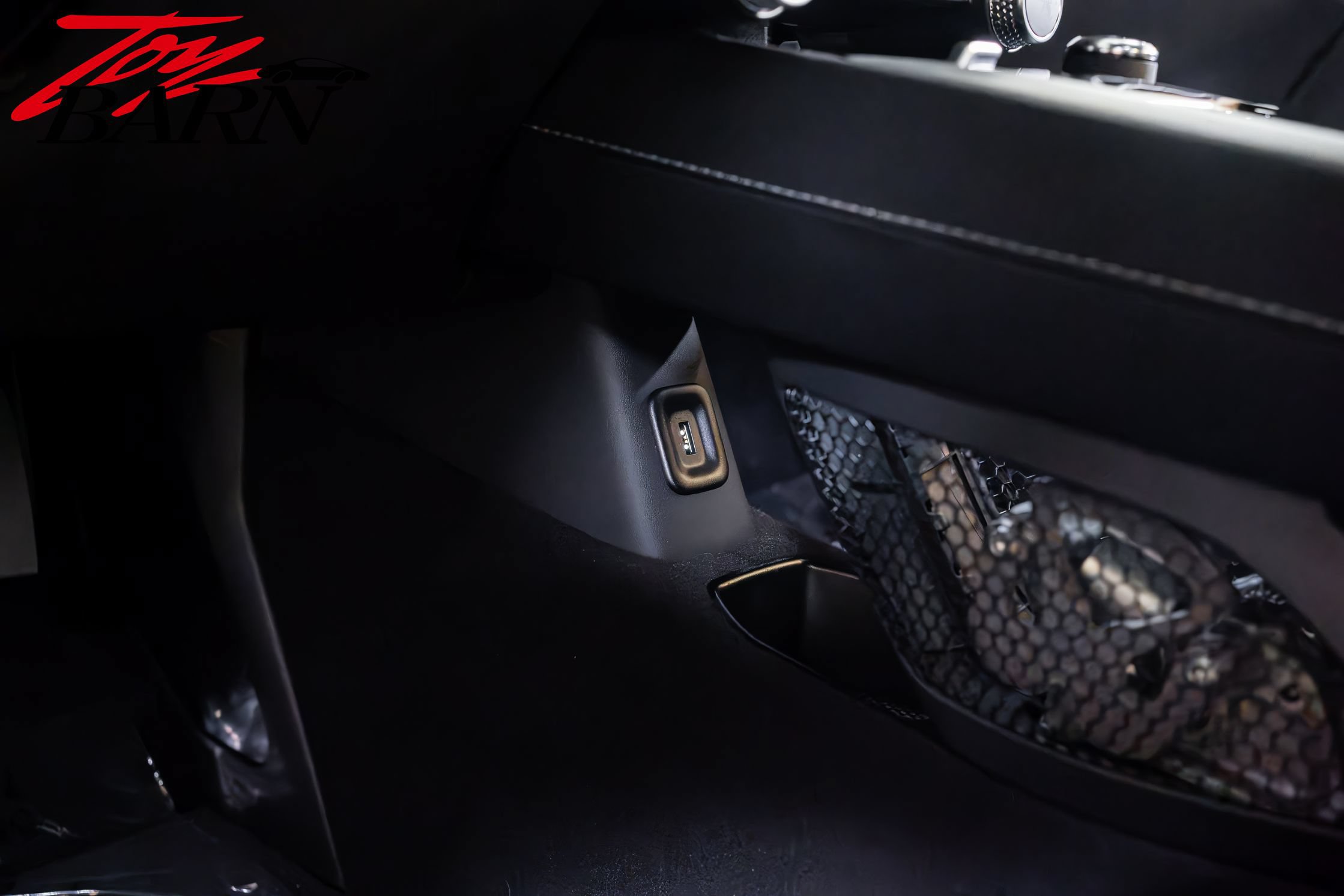 Used 2025 Lotus Emira RWD image 43