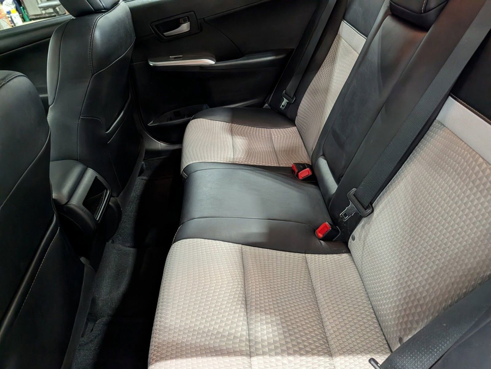 Used 2013 Toyota Camry SE image 15