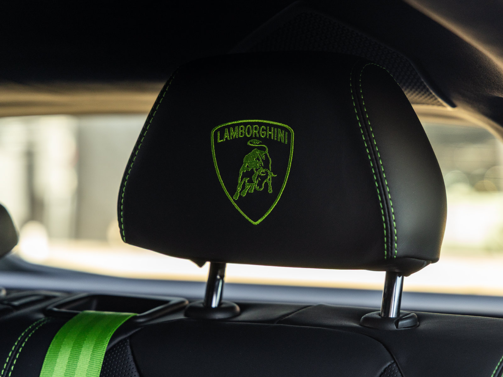 Used 2025 Lamborghini Urus S AWD/4WD image 40