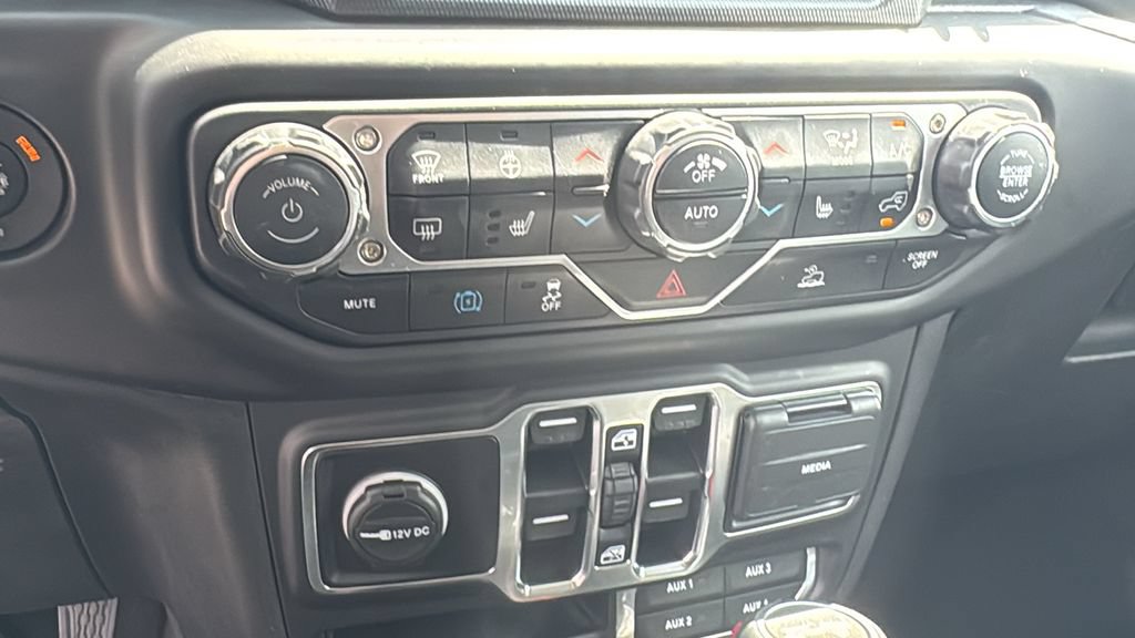 Used 2023 Jeep Wrangler Unlimited Sahara w/ Cold Weather Group AWD/4WD image 21