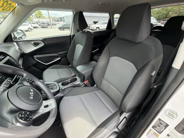 Used 2022 Kia Soul LX FWD image 13