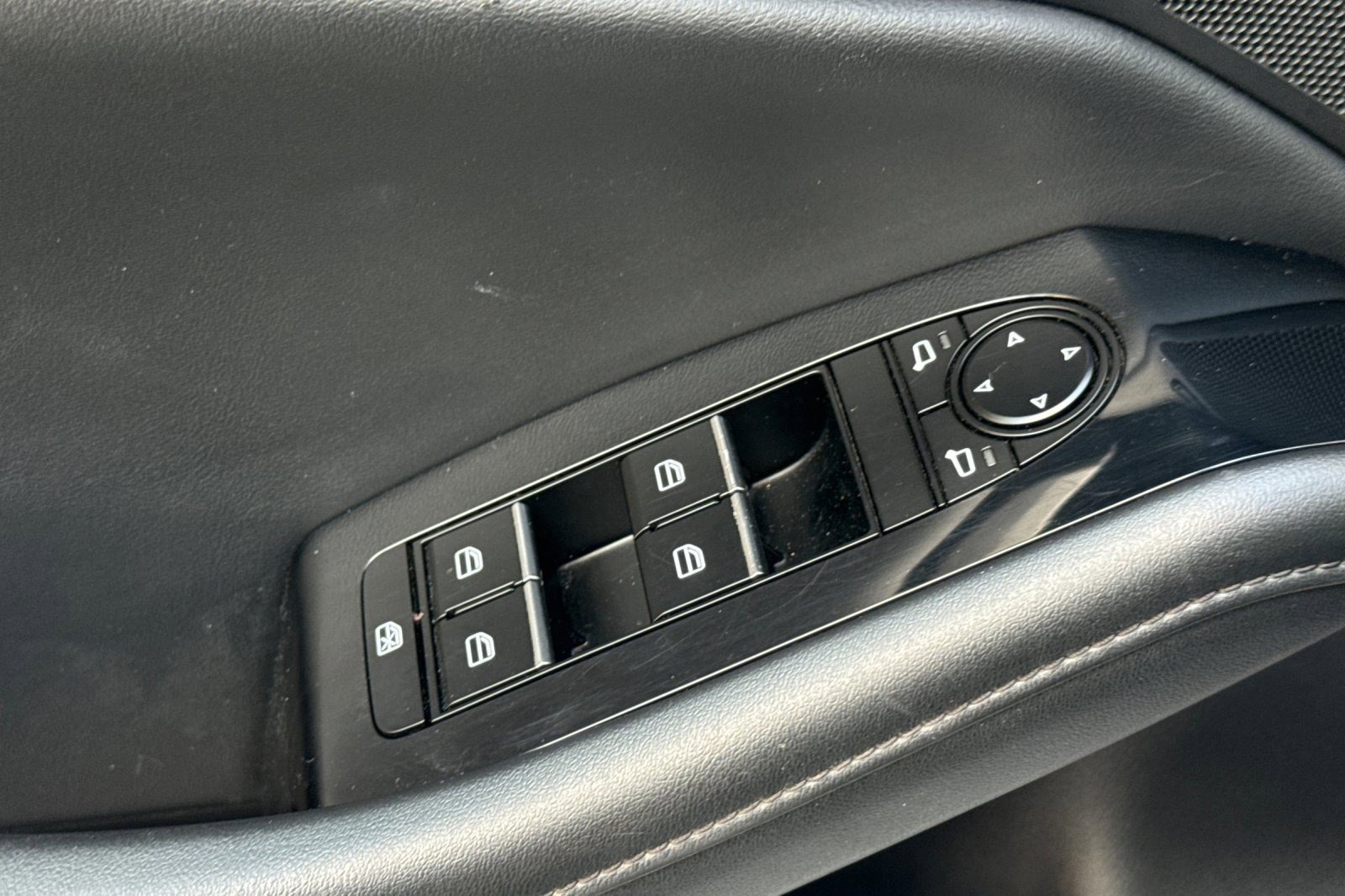 Used 2024 MAZDA MAZDA3 s FWD image 12