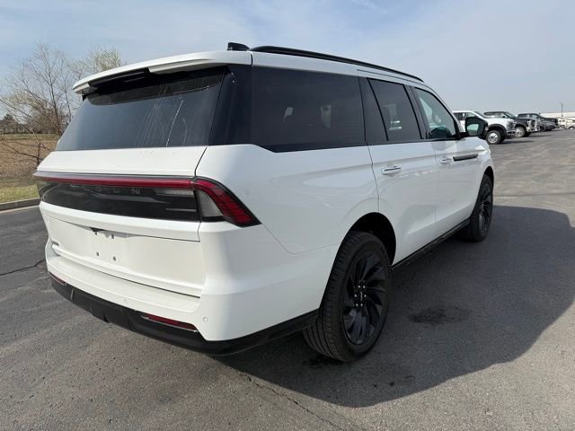 Used 2026 Lincoln Navigator Reserve w/ Jet Appearance Package image 7