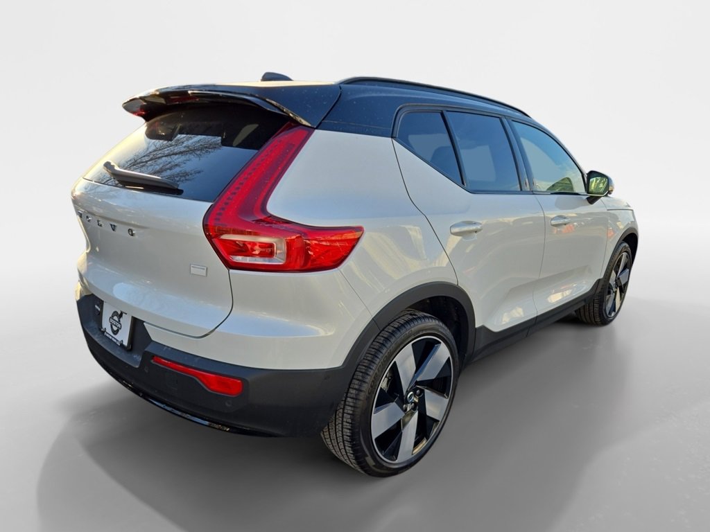 Certified 2024 Volvo XC40 Recharge Ultimate w/ Protection Package Premier image 4