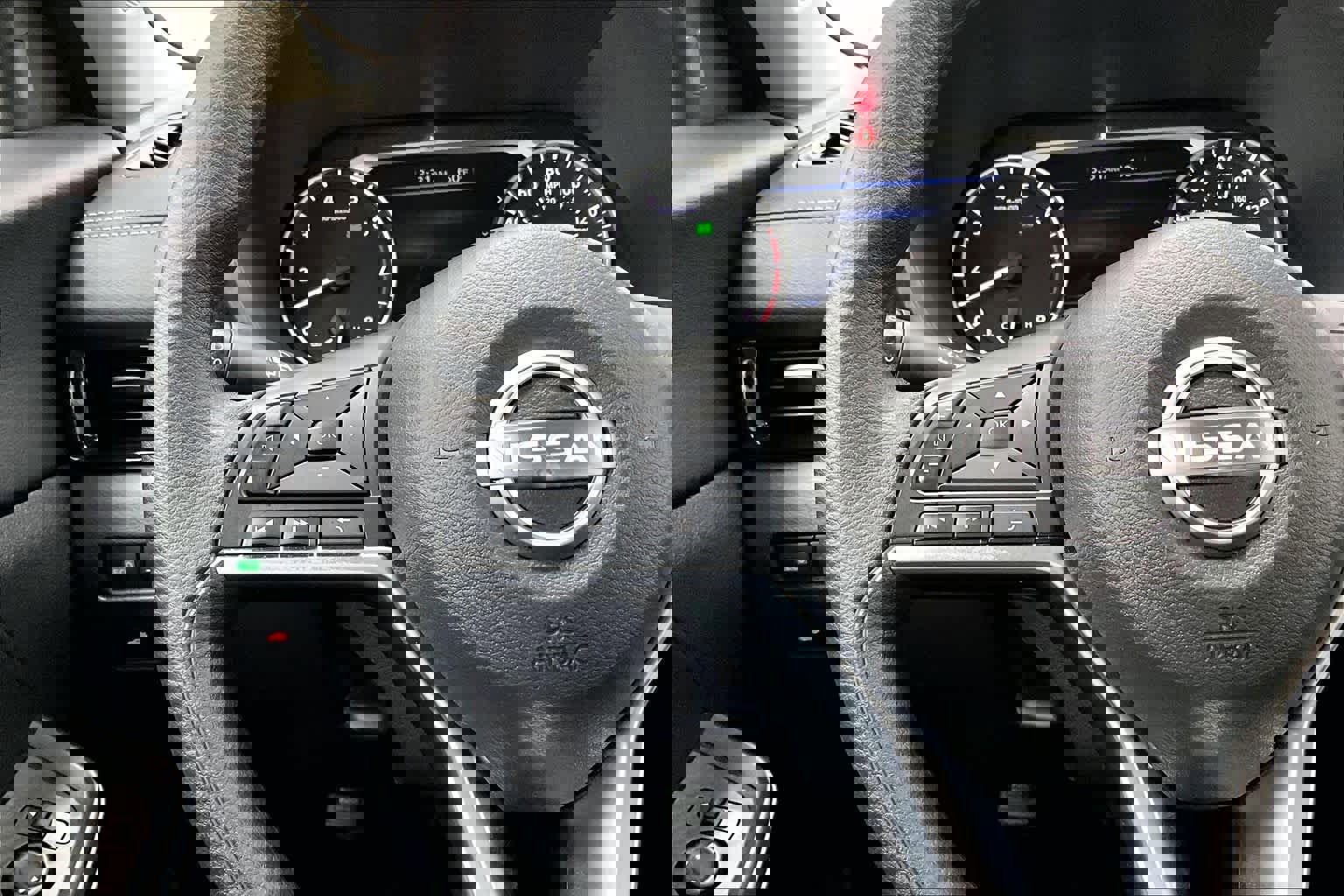 Used 2025 Nissan Sentra SV image 22