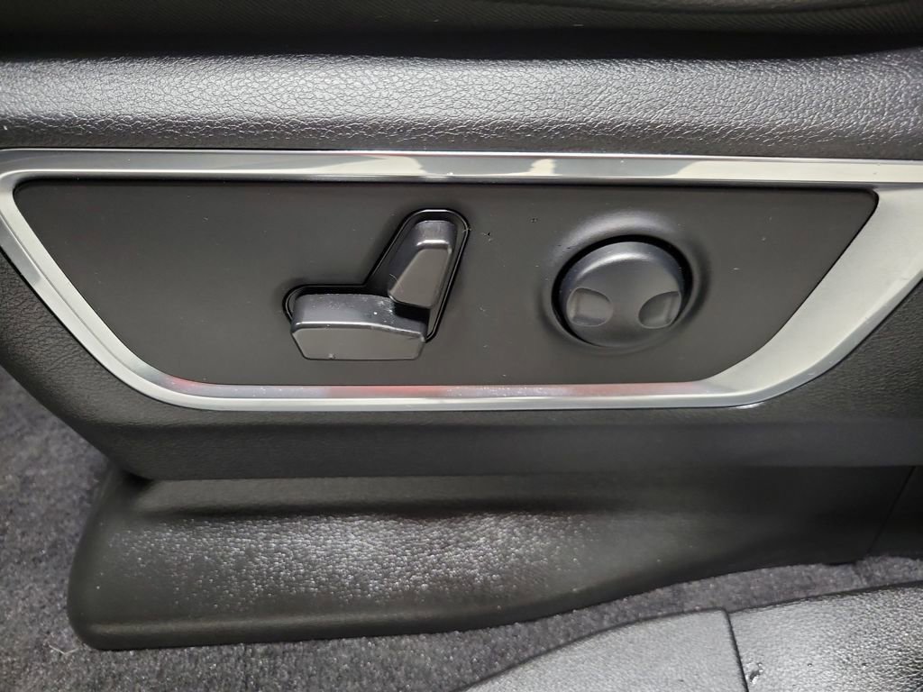 Used 2025 RAM 1500 Laramie w/ Night Edition image 34