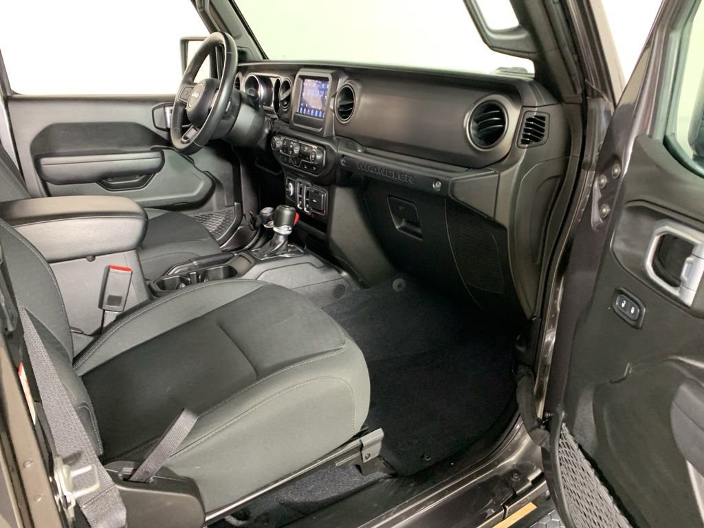Used 2022 Jeep Wrangler Sport S image 31