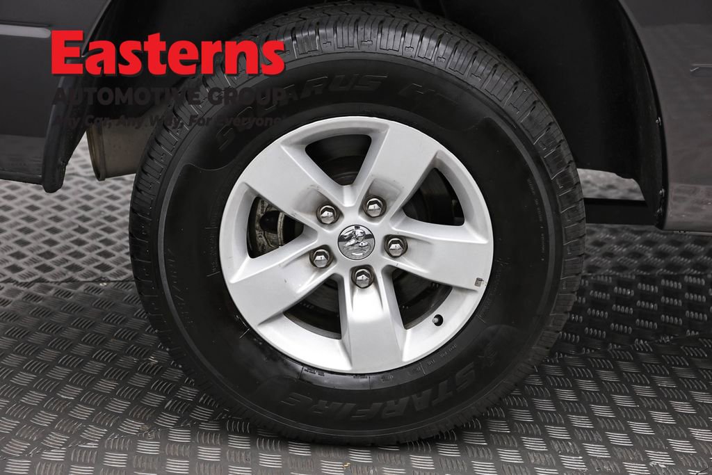 Used 2024 RAM 1500 Classic SLT AWD/4WD image 27