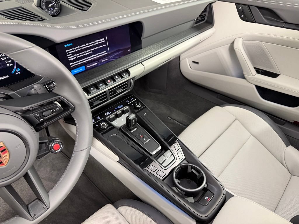 Certified 2026 Porsche 911 Targa 4 GTS AWD/4WD image 28