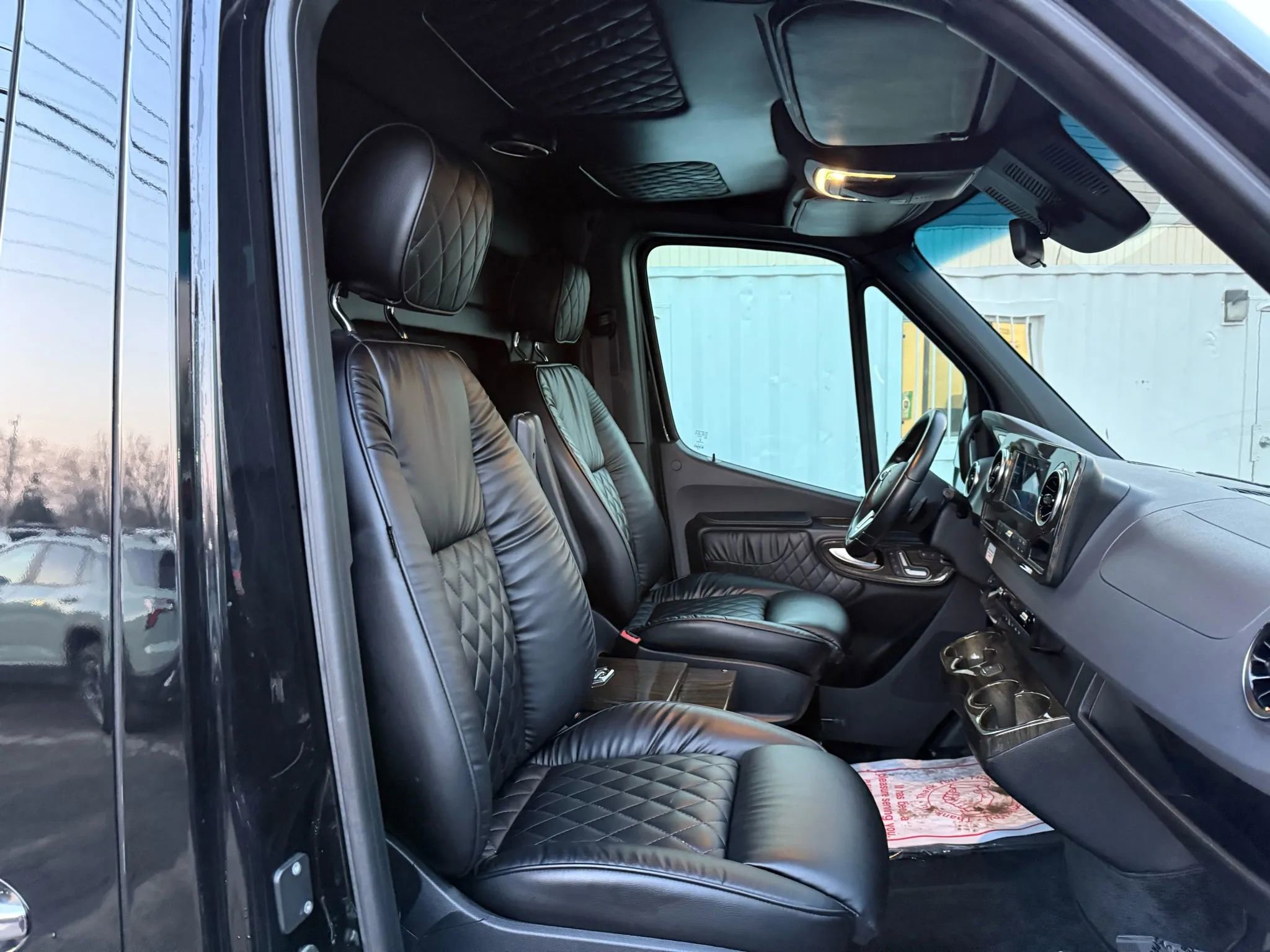 Used 2021 Mercedes-Benz Sprinter 3500 w/ Comfort Plus Package image 38