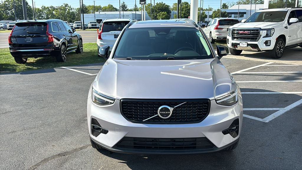New 2026 Volvo XC40 B5 Plus w/ Protection Package Premier AWD/4WD image 5