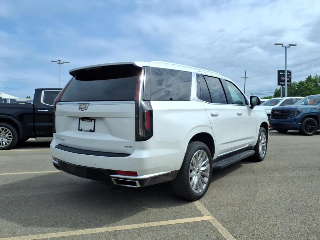 Used 2023 Cadillac Escalade Premium Luxury w/ LPO, Floor Liner Package AWD/4WD image 4