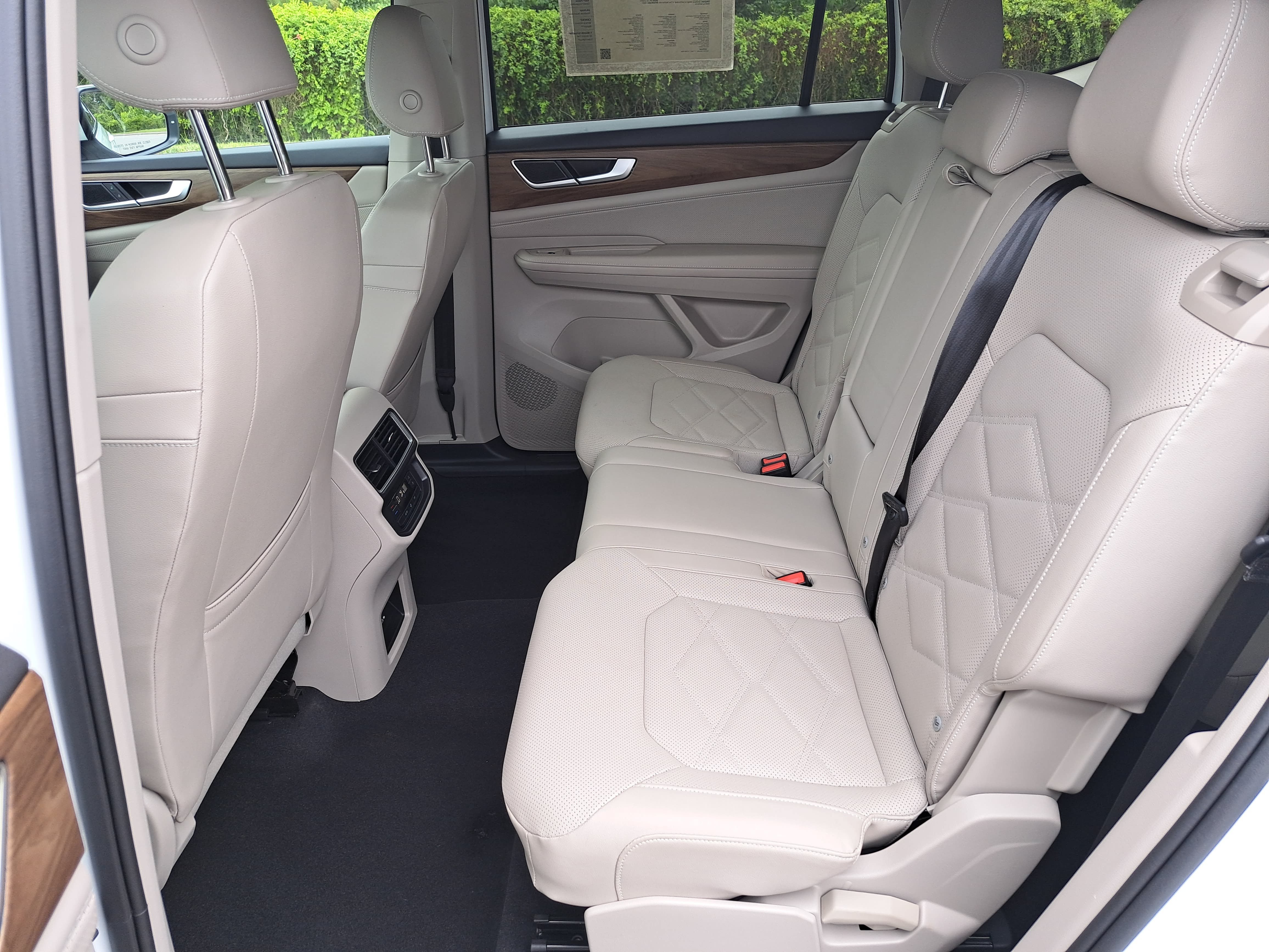 Certified 2025 Volkswagen Atlas SE AWD/4WD image 14