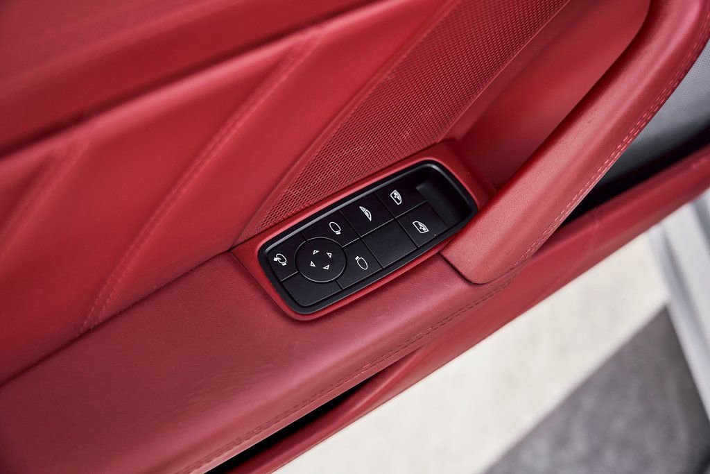 Used 2022 Porsche 911 Turbo S w/ 911 Turbo Sportdesign Package image 31