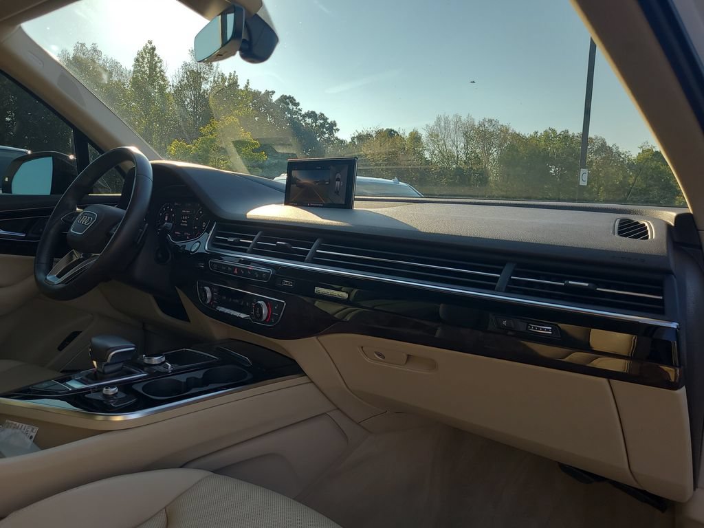 Used 2019 Audi Q7 3.0T Prestige w/ Prestige Package AWD/4WD image 21