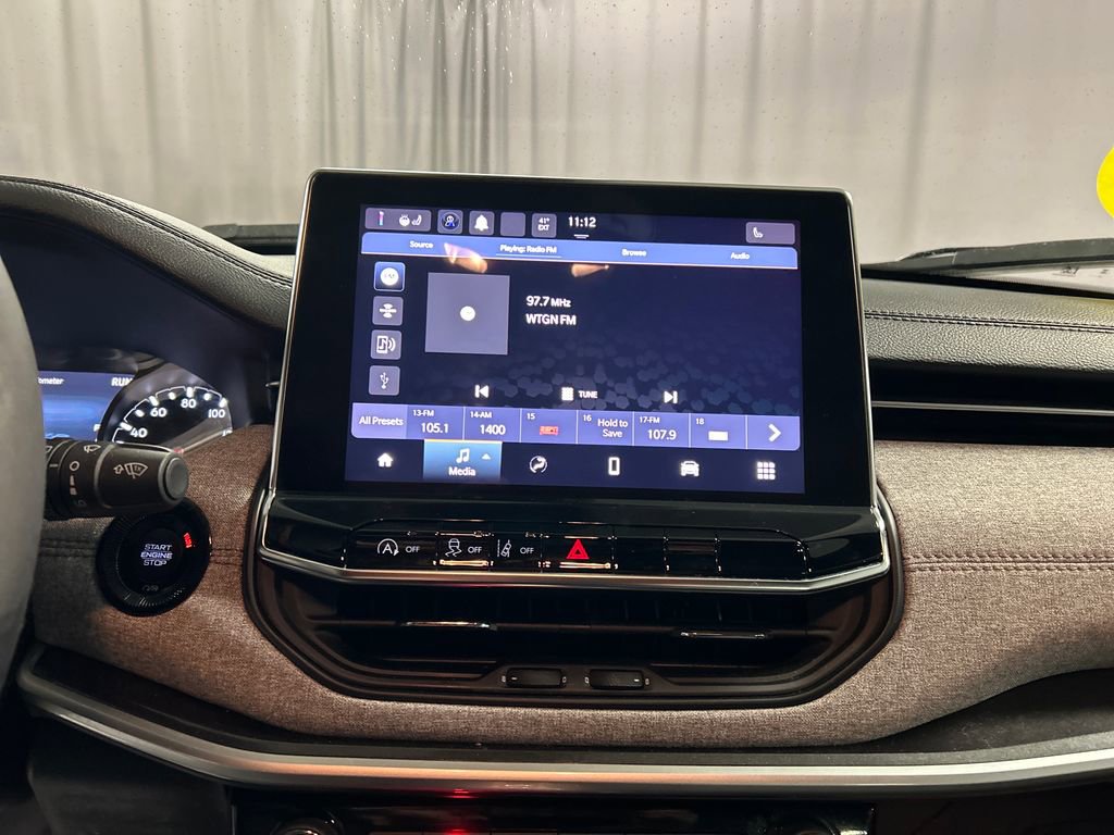 Used 2024 Jeep Compass Latitude image 16