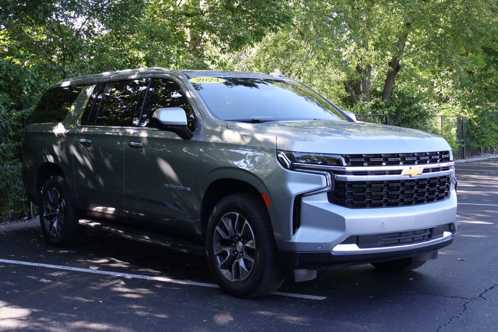 Used 2024 Chevrolet Suburban LS w/ Driver Alert Package AWD/4WD image 12