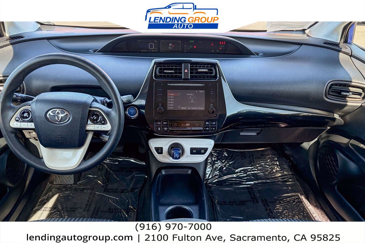 Used 2017 Toyota Prius Two w/ Prius Two Safety Plus Package FWD image 11