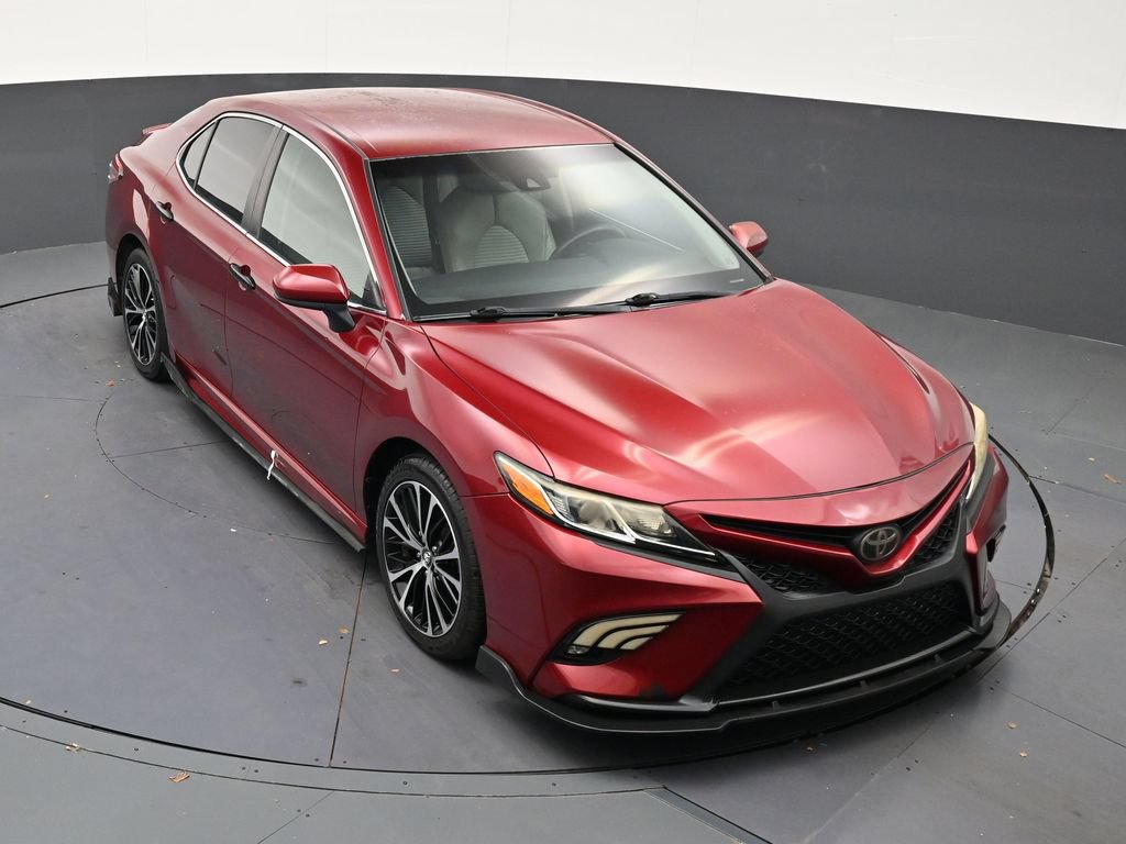 Used 2018 Toyota Camry SE FWD image 18