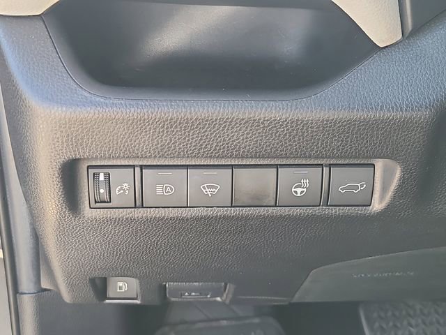 Used 2021 Toyota RAV4 XLE w/ Convenience Package image 28