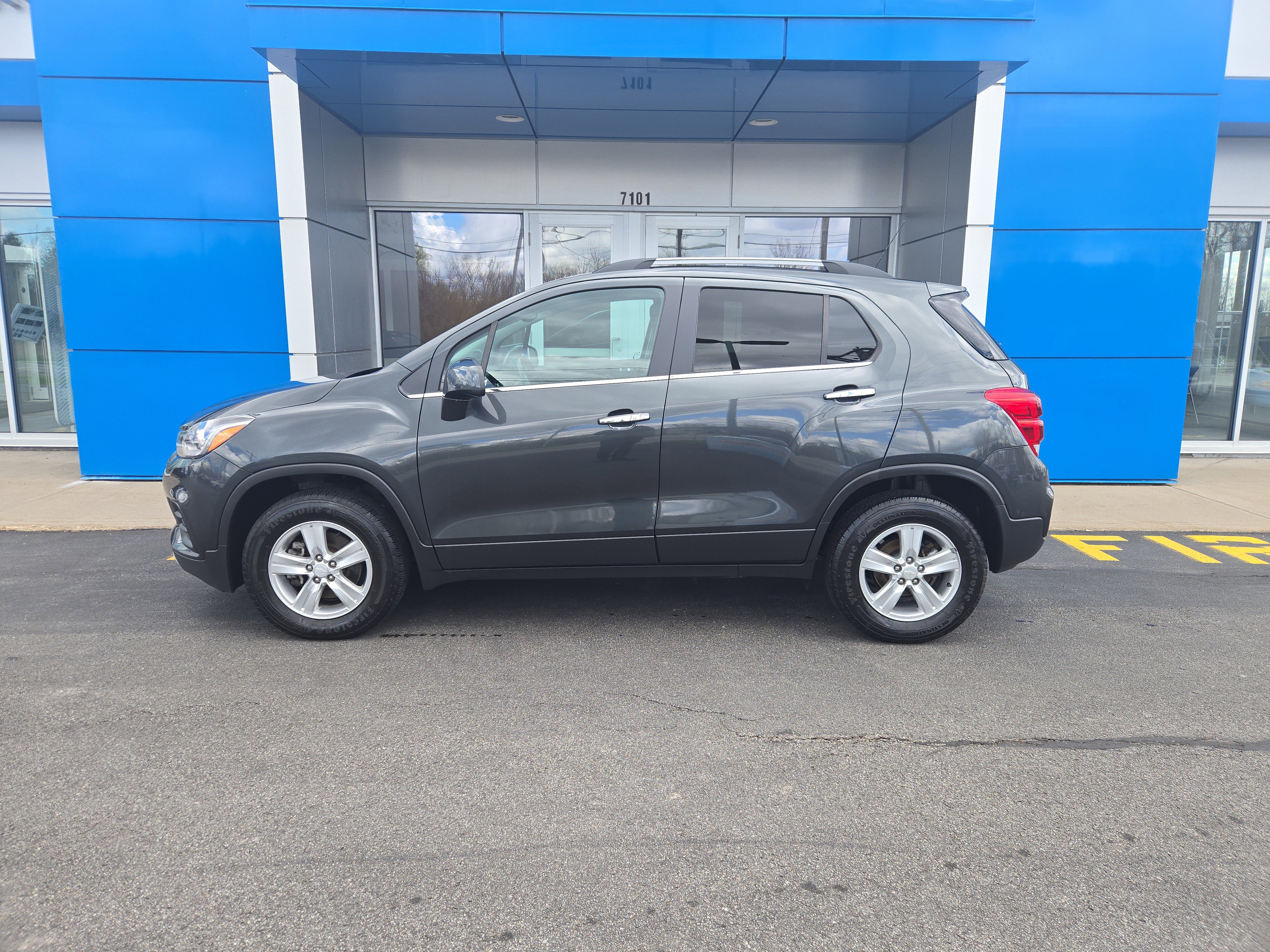 Used 2019 Chevrolet Trax LT w/ LT Convenience Package AWD/4WD image 6