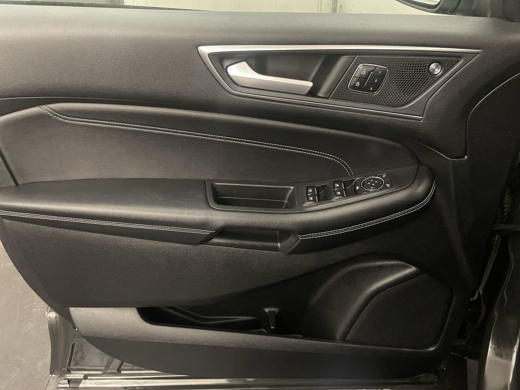 Used 2023 Ford Edge Titanium AWD/4WD image 15