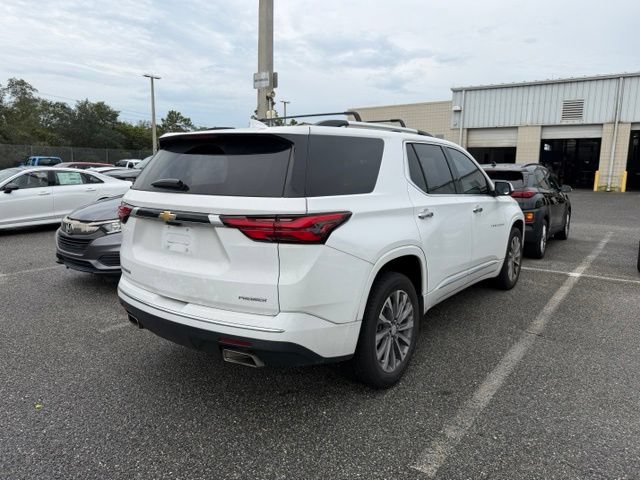 Used 2023 Chevrolet Traverse Premier FWD image 8