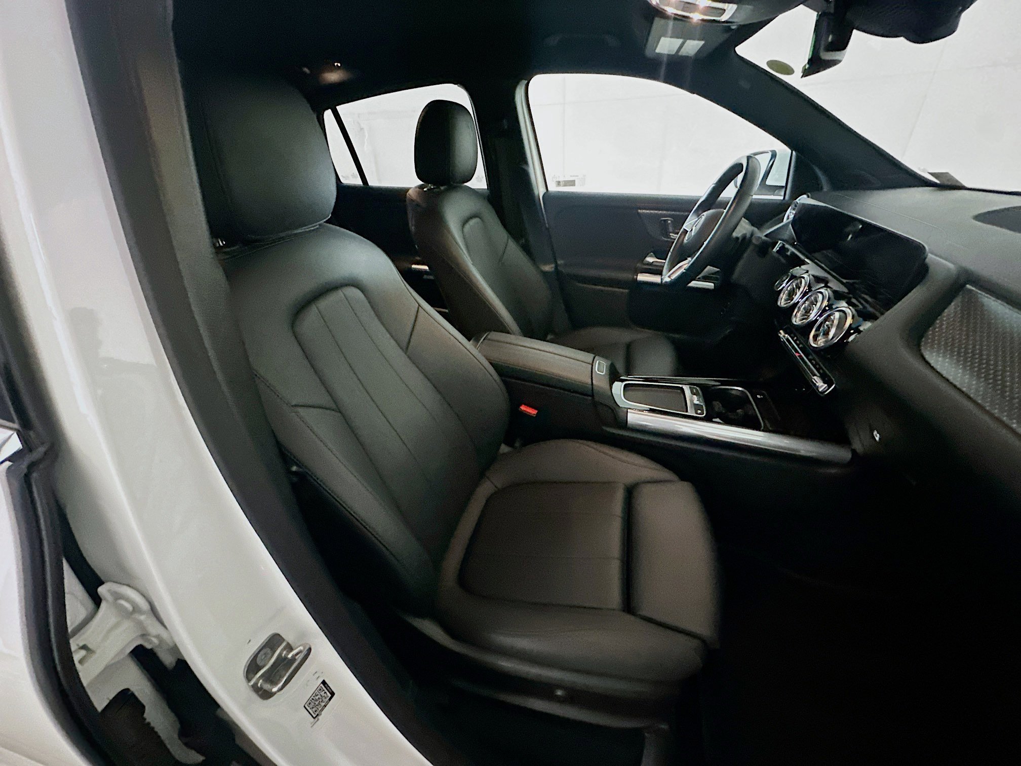 Used 2025 Mercedes-Benz GLA 250 image 29