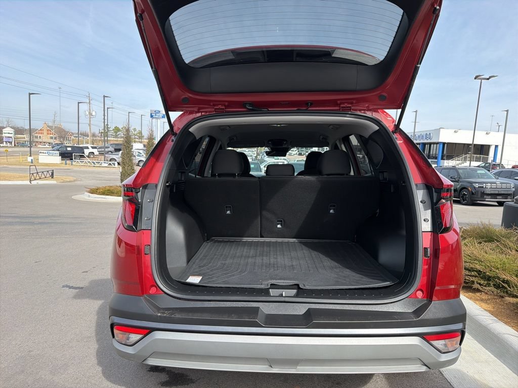 Certified 2026 Hyundai Tucson SE FWD image 11