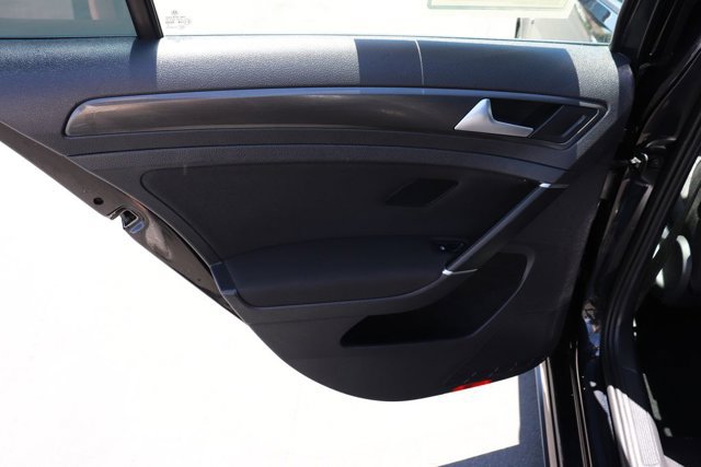 Used 2018 Volkswagen GTI SE FWD image 12