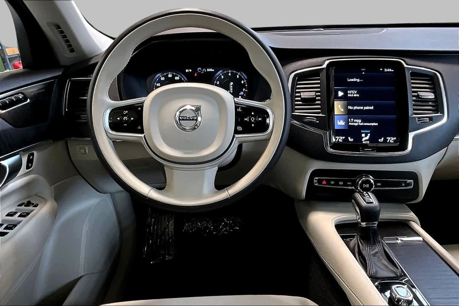 Used 2020 Volvo XC90 T6 Momentum w/ Protection Package AWD/4WD image 6