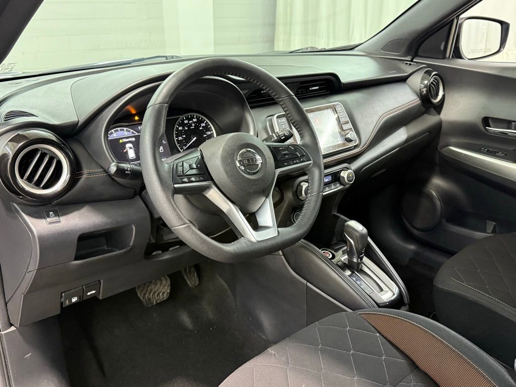 Used 2019 Nissan Kicks SR image 18