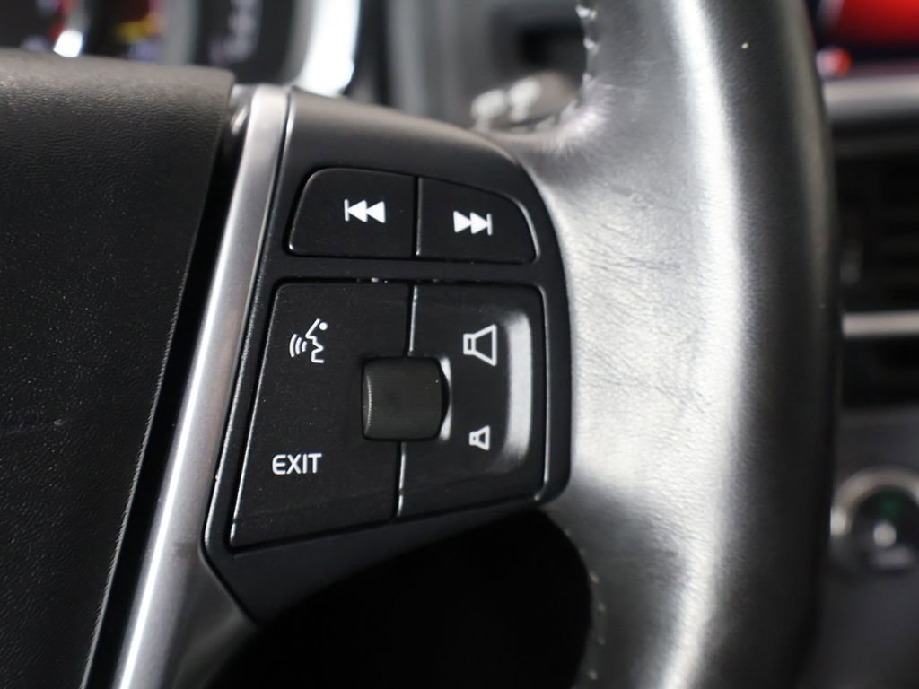 Used 2018 Volvo V60 T5 Cross Country w/ Convenience Package image 40