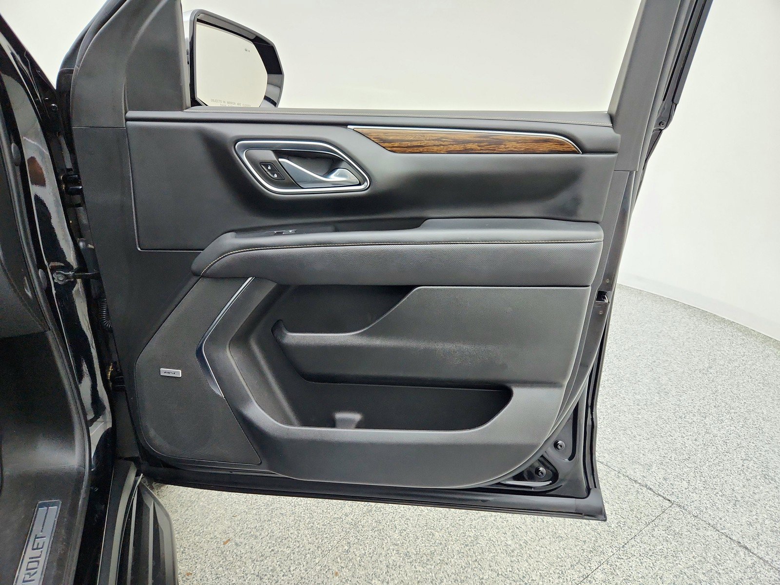 Used 2023 Chevrolet Suburban Premier RWD image 30