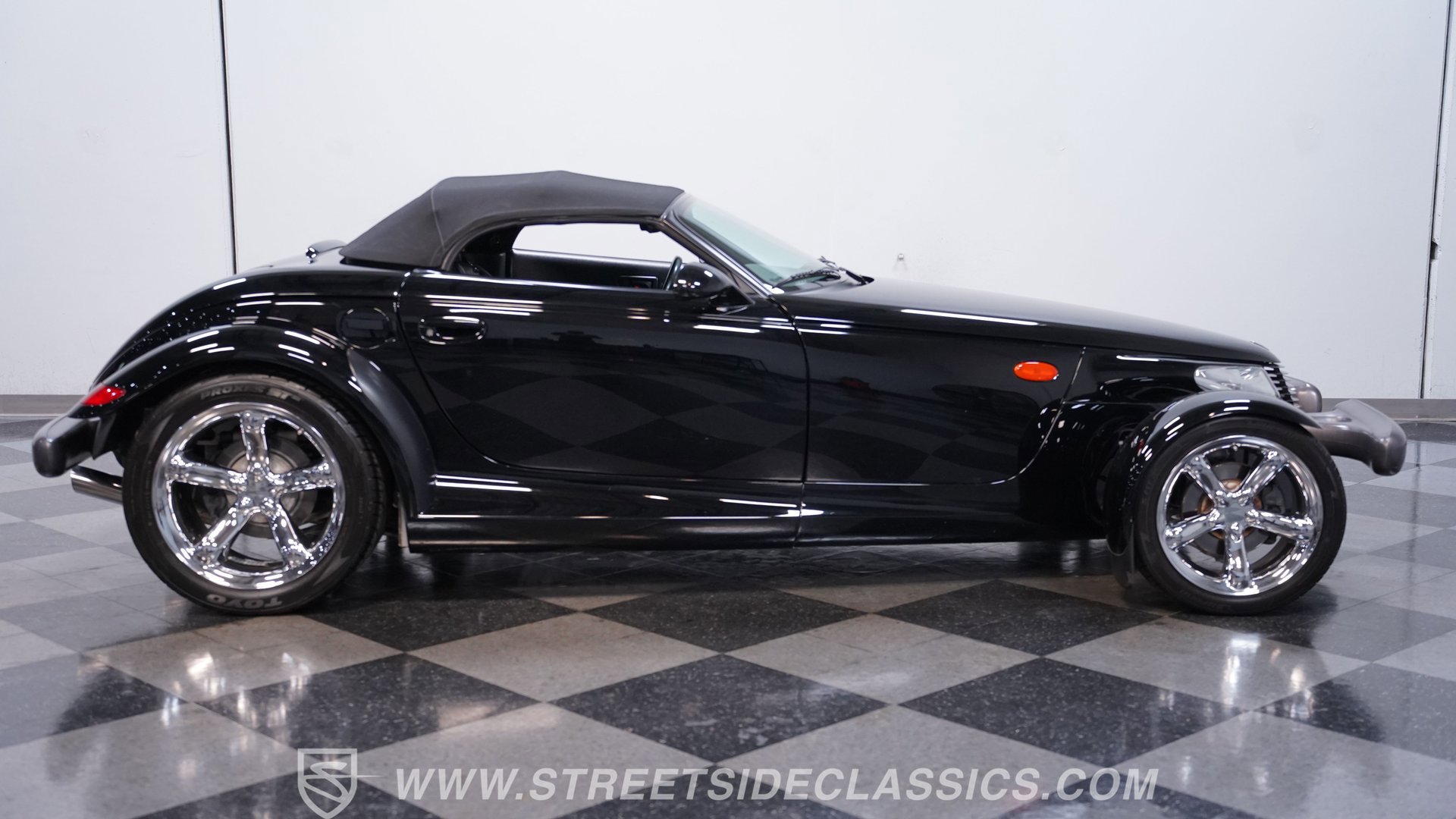 Used 1999 Plymouth Prowler RWD image 13