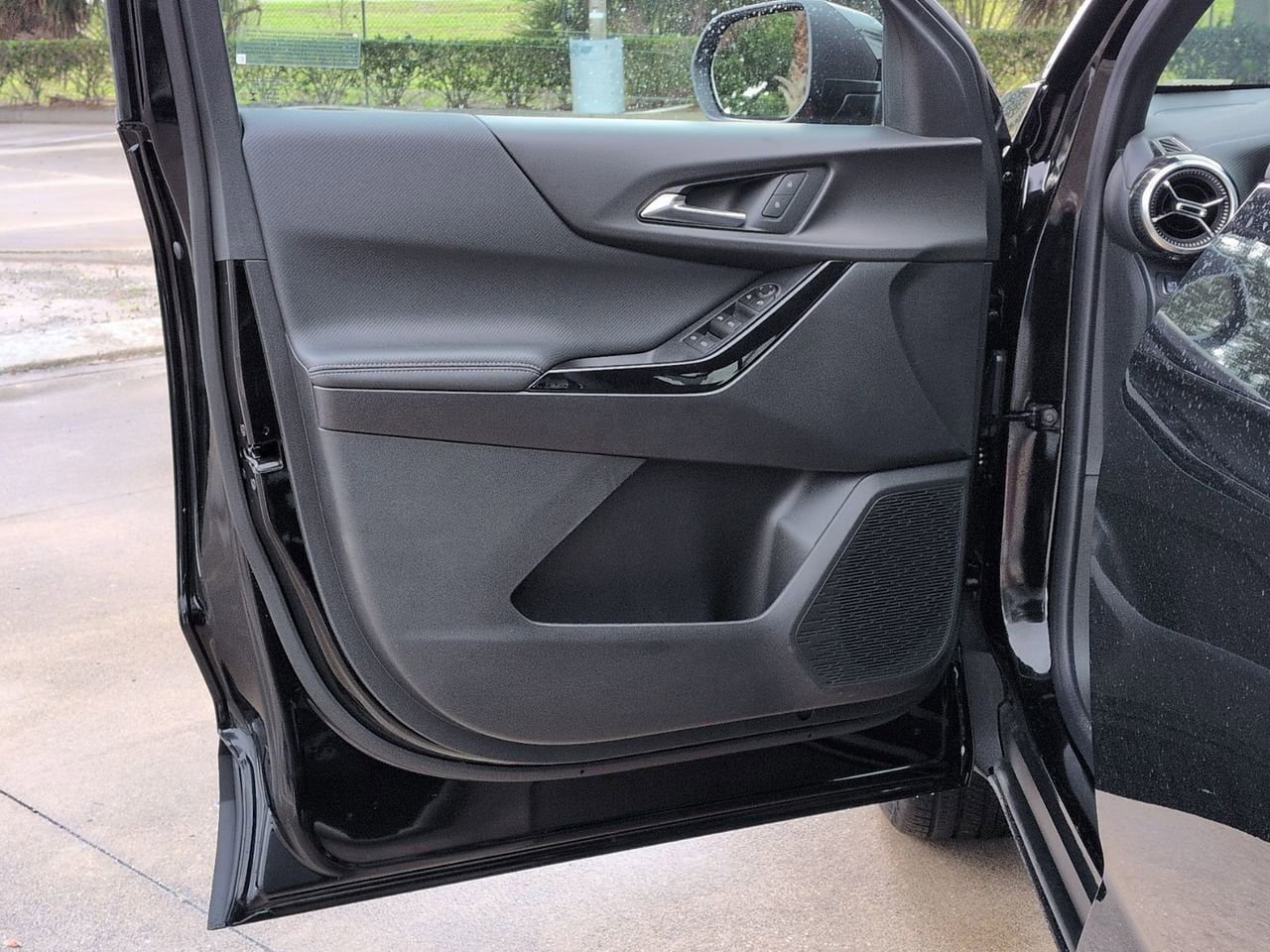 New 2026 Chevrolet Equinox LT w/ Safety and Technology Package FWD image 7